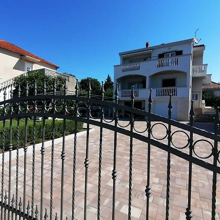 Apartments Petin Zadar Extérieur photo